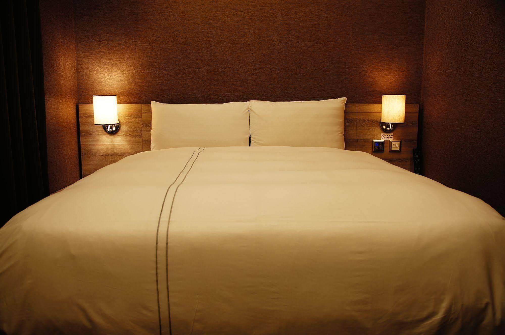 Talmud Business Hotel - Zhongshan تايتشونغ المظهر الخارجي الصورة