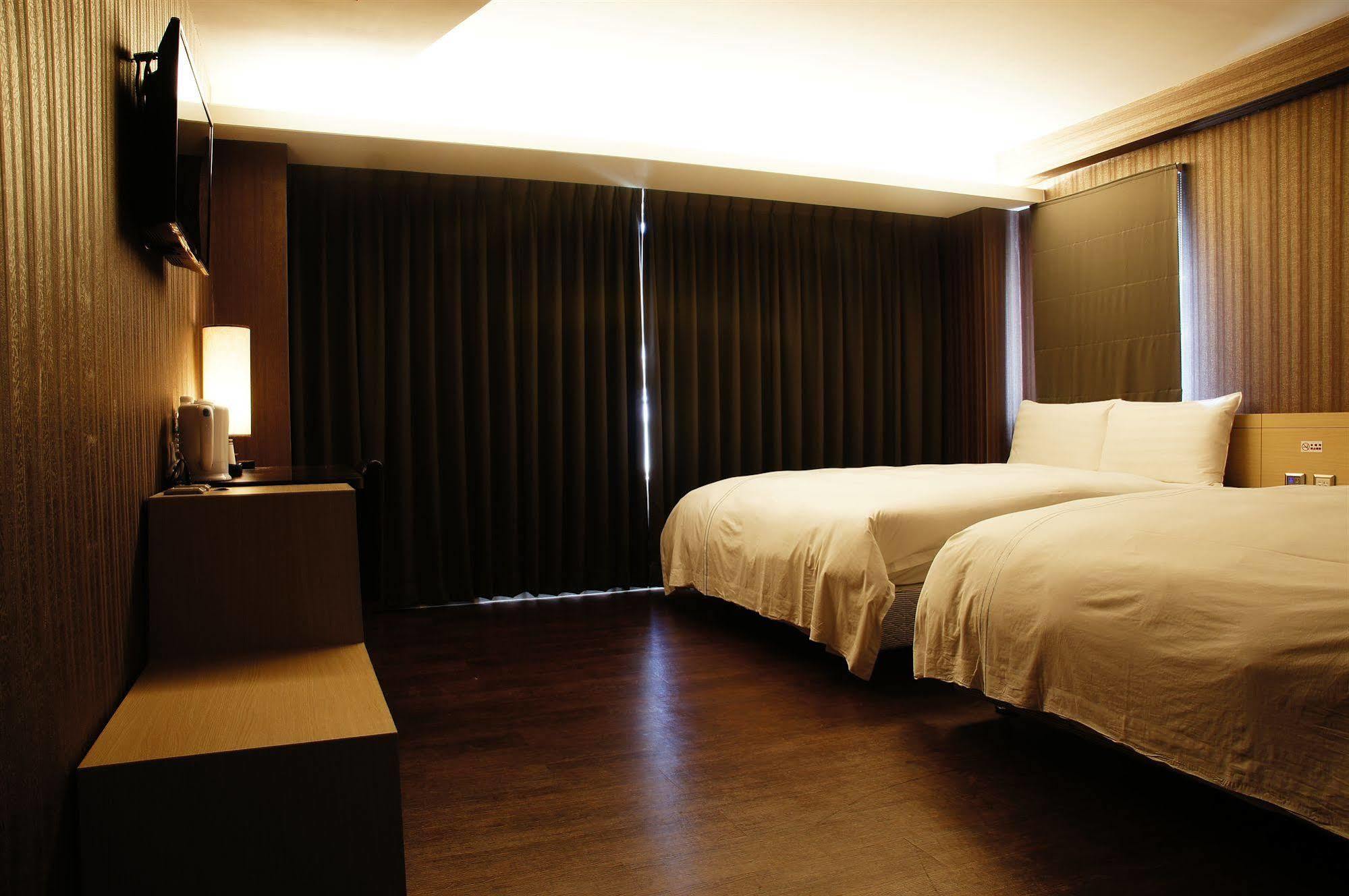 Talmud Business Hotel - Zhongshan تايتشونغ المظهر الخارجي الصورة