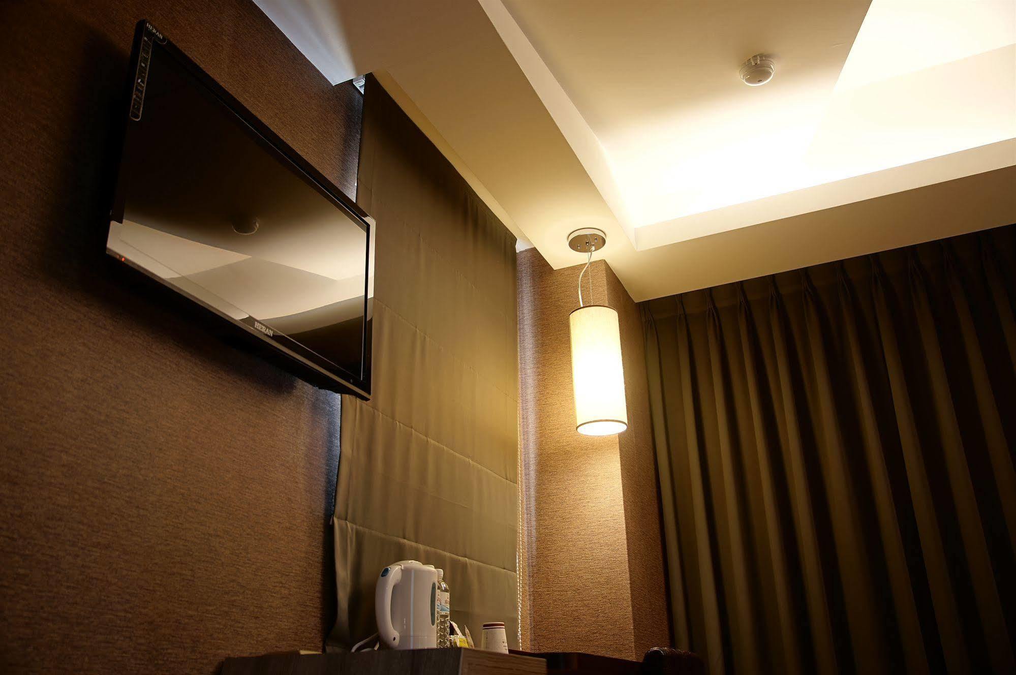 Talmud Business Hotel - Zhongshan تايتشونغ المظهر الخارجي الصورة
